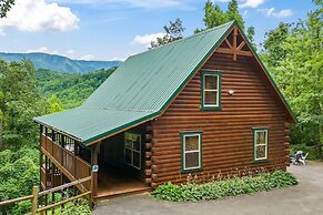 Triple Mountain View Stunning 4 BDR Cabin w/ Private Hot Tub, Game Roo