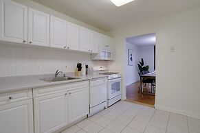 Convenient Apt Near Airport