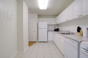 Convenient Apt Near Airport