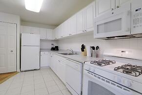 Convenient Apt Near Airport