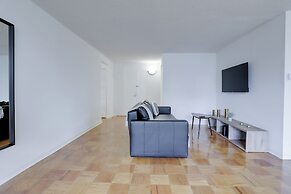 Convenient Apt Near Airport