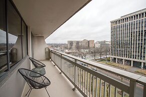 Convenient Apt Near Airport