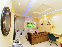 His Glory's Apartment