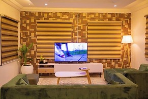 His Glory's Apartment