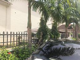 His Glory's Apartment