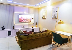 His Glory's Apartment