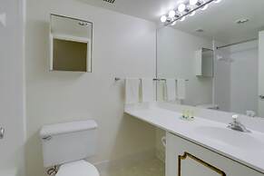 Modern Apt Near Airport & Metro