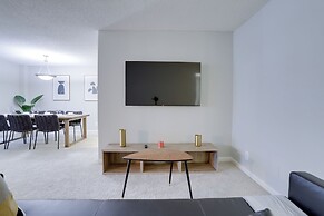 Modern Apt Near Airport & Metro