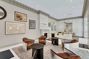 Modern Apt Near Airport & Metro