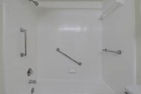 Modern Apt Near Airport & Metro