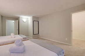 Modern Apt Near Airport & Metro