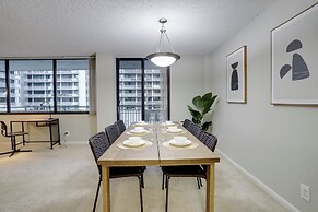 Modern Apt Near Airport & Metro