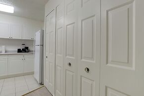 Modern Apt Near Airport & Metro