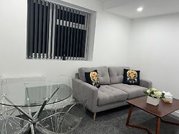 Luton Excellent 1 bed Apartment With Living Room