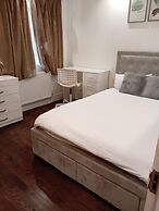 Luton Excellent 1 bed Apartment With Living Room