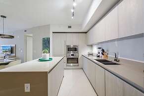 Ocean View Condo Near the Beach