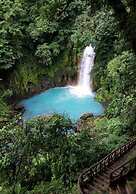 Cabinas El Pilon Rio Celeste