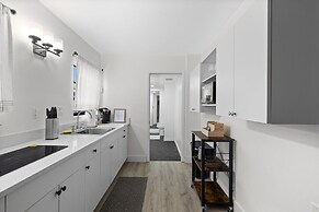 Enjoy a Cozy Stay in Miami House