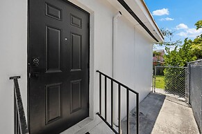 Enjoy a Cozy Stay in Miami House