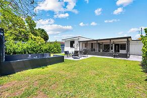 Enjoy a Cozy Stay in Miami House