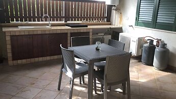 Smiles & Sunsets - Mrs Habana