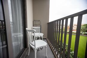 Loxwood Apartment
