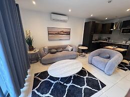 Loxwood Apartment