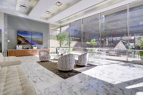 Crystal City Apt for Business Travelers