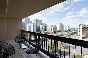 Walkable DC View Apartments