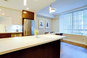Walkable DC View Apartments