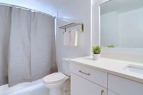 Walkable DC View Apartments