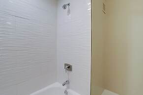 Walkable DC View Apartments