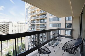 Walkable DC View Apartments