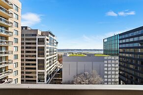 Walkable DC View Apartments