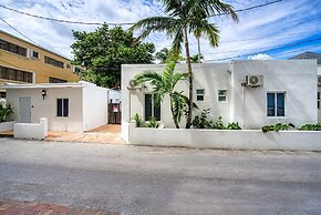 Casa Roselle 3 Bedroom on the beach