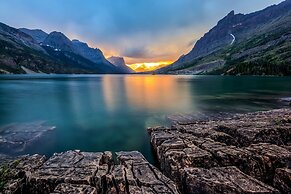 Glacier National Park Travel Agency