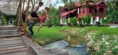 Bagas Zakariah Orchard Lodge