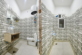 Fabhotel Radiant Blu