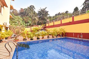 Fabhotel Sai Swastik Nr. Candolim Beach