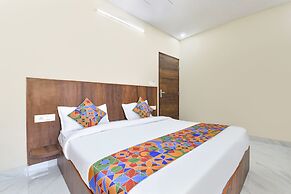 Fabhotel Lavish Palace