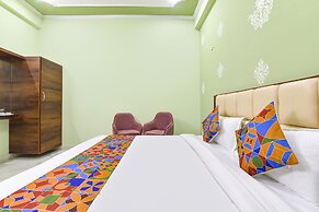 Fabhotel Lavish Palace