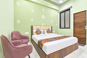 Fabhotel Lavish Palace