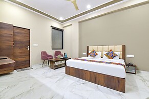 Fabhotel Lavish Palace