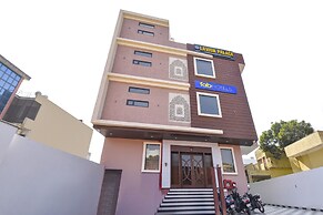 Fabhotel Lavish Palace