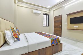 Fabhotel Lavish Palace