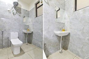 Fabhotel Lavish Palace