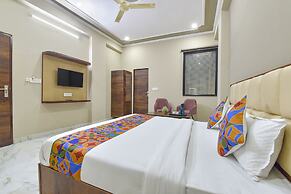 Fabhotel Lavish Palace