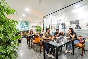 Fabhotel Ssr Ikon Suites