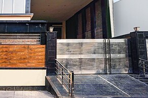 FabHotel VILLA DE BENARES