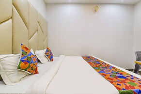 Fabhotel Heaven Palace